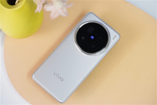 史上最强标准版！vivo X200s确认搭载天玑9400+