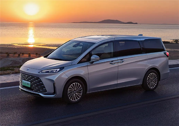 合资绝地反击！别克插电混动MPV GL8陆尚上市：24.99万起