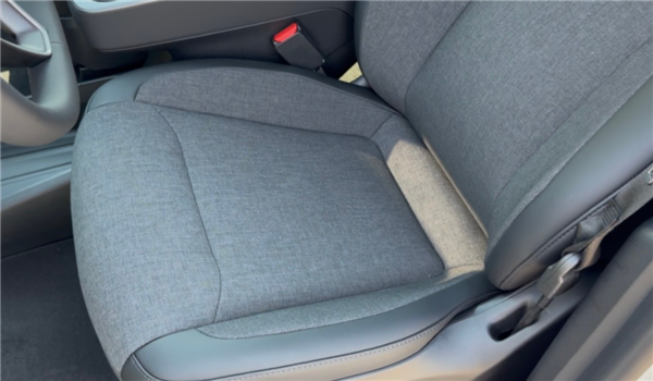 外观、配置全公布!特斯拉正式发布廉价版Model 3/Y 铁粉吐槽:价格太失望了