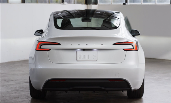 外观、配置全公布!特斯拉正式发布廉价版Model 3/Y 铁粉吐槽:价格太失望了