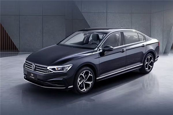 燃油神车 一汽-大众迈腾3000万辆甄选款上市：17.49万元起