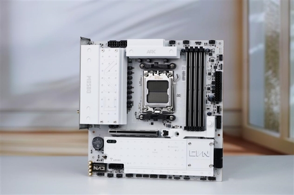 七彩虹主板解锁内存新技能：游戏帧率大增15%！