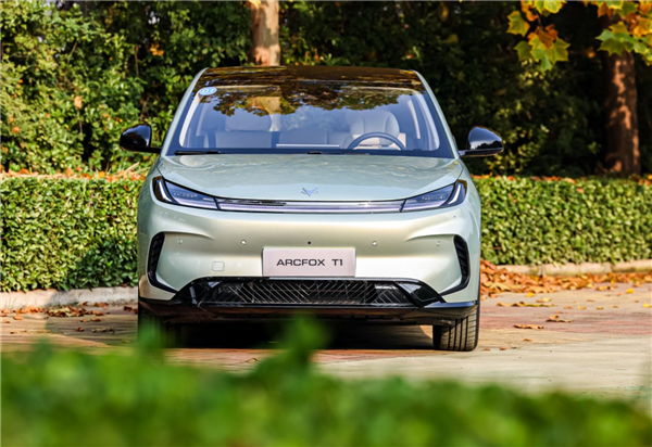 上市不到1月交付就破万台 6.28万起的极狐阿尔法T1为何能一把破圈