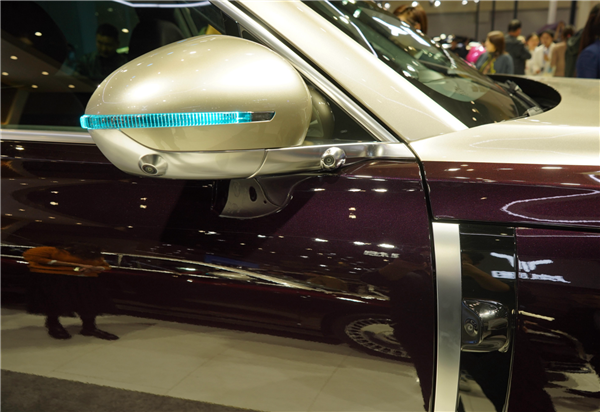 国产豪华旗舰SUV新王炸！岚图旗舰泰山亮相郑州国际车展