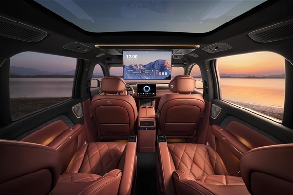 国产豪华旗舰SUV新王炸！岚图旗舰泰山亮相郑州国际车展