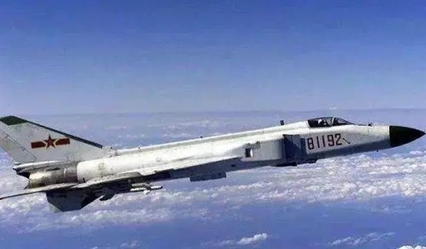 乌合麒麟新作:福建舰、南湖红船同框 接81192返航