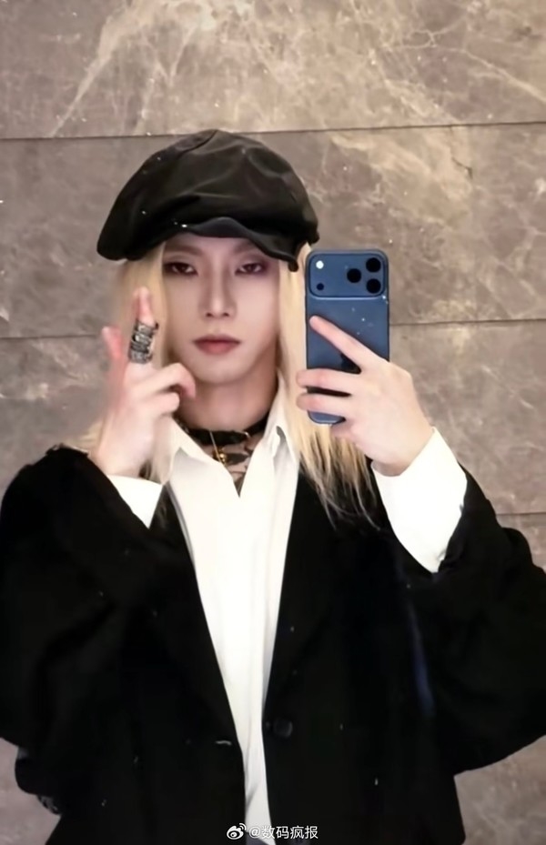 马云和刘强东都用上了iPhone 17 Pro Max 这些明星也在用