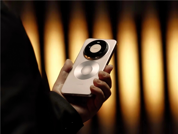 六大绝技升级巨大!华为Mate 80系列首发第二代红枫影像:实拍视频公布