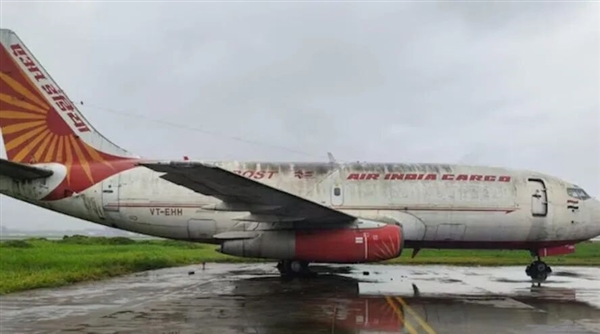 都长青苔了 印度人13年前弄丢一架飞机:被通知找到时一脸懵