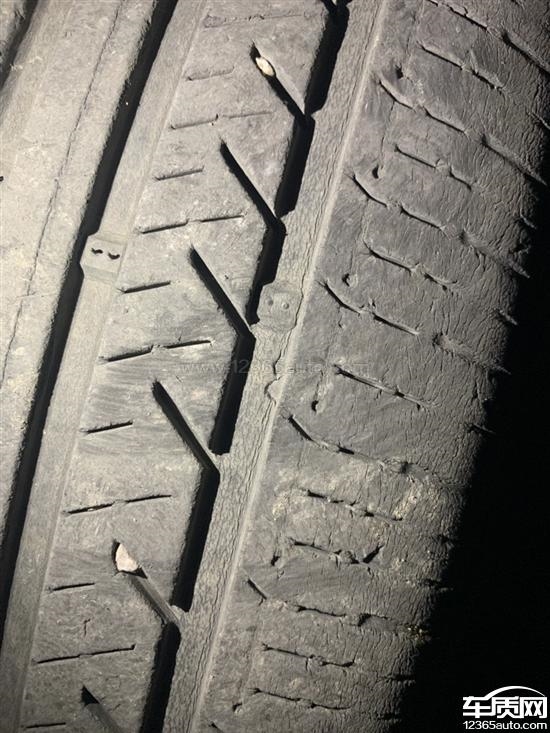 大众速腾遭车主集体投诉：质保期内原车轮胎开裂