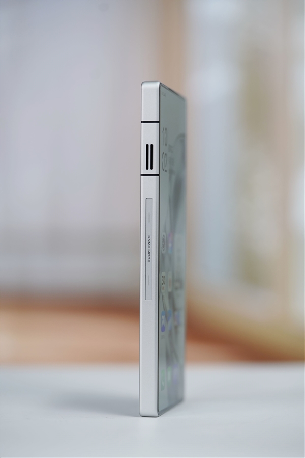 内置24000转/分钟风扇！红魔11 Pro图赏