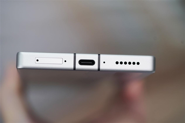 内置24000转/分钟风扇！红魔11 Pro图赏