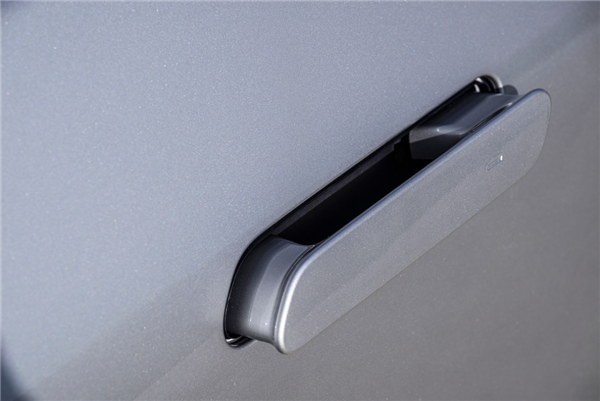 去欧洲试了宝马iX3 真给我开爽了!